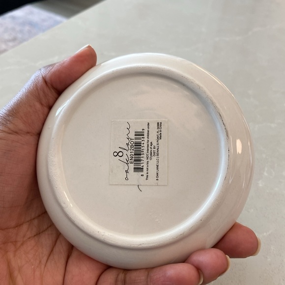 8 Oak Lane Pineapple Jewelry Dish - Picture 3 of 3